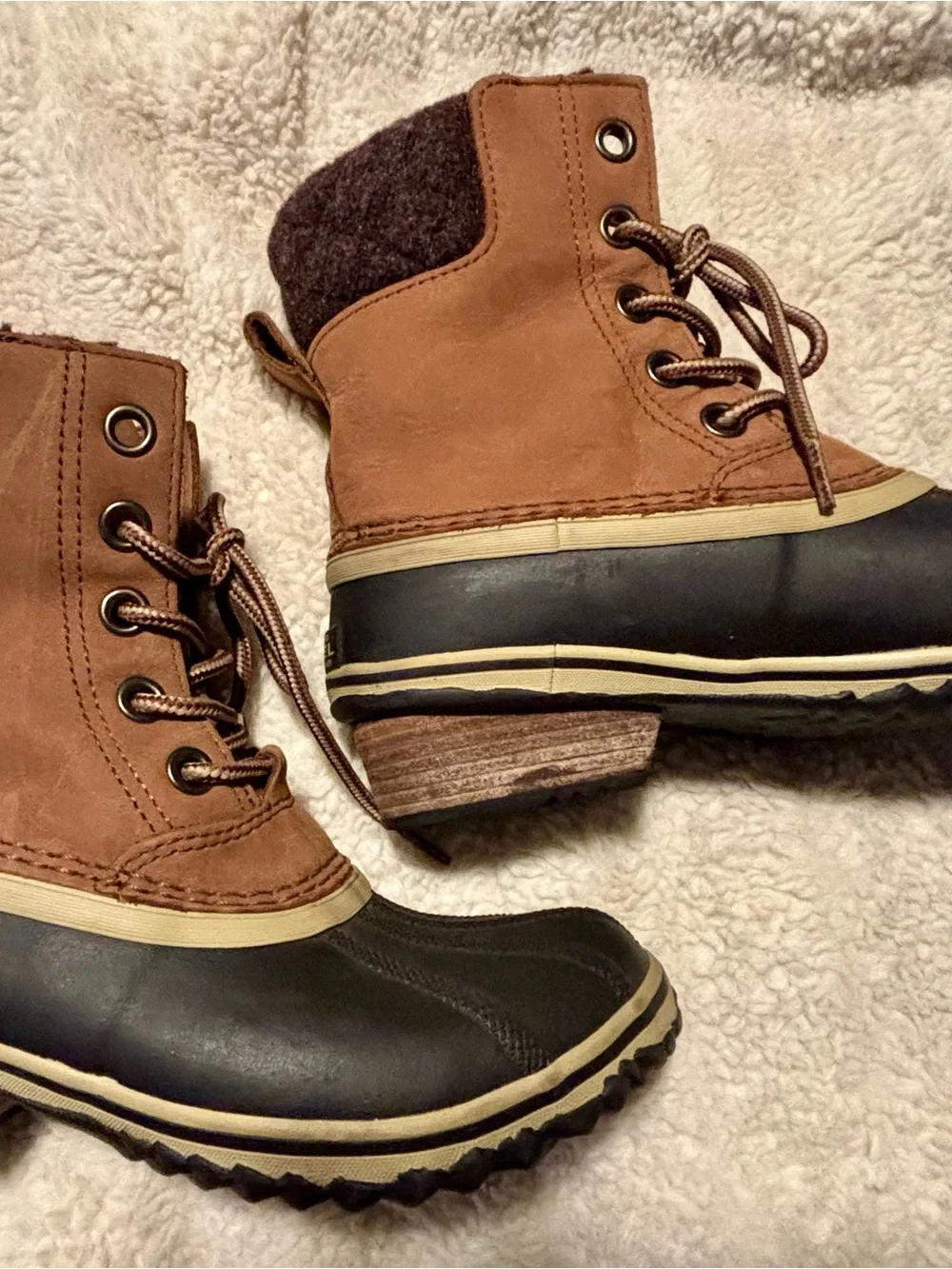 Sorel Brown and Black Slimpack II Lace-Up Women's Winter Boots